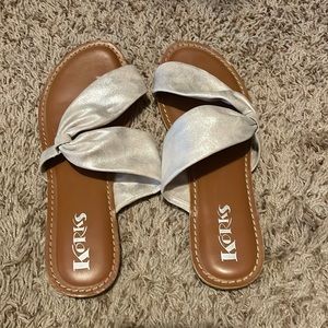 Korks. Womens size 9
